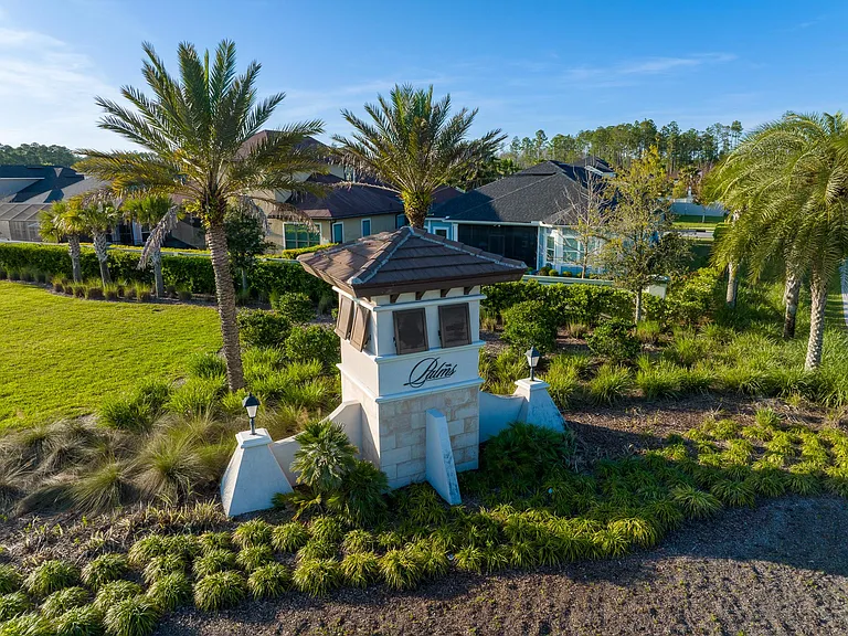 24 Pindo Palm Dr — Photo 11