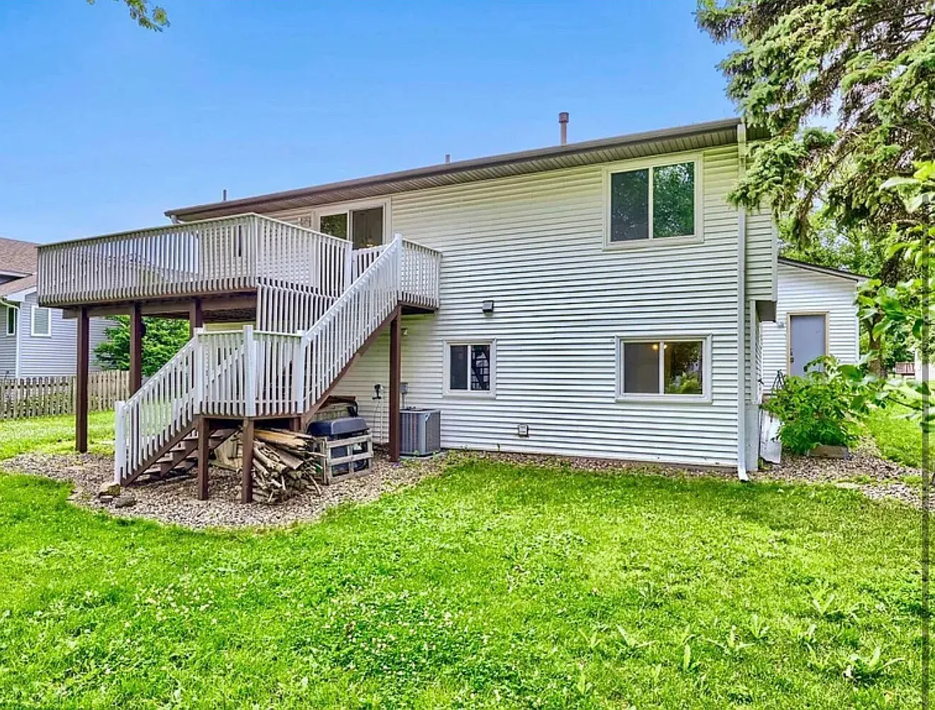 4 bed, 1912 sqft, $3,600 — Photo 3