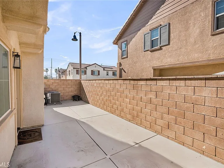 16064 Symphony Ln — Photo 4