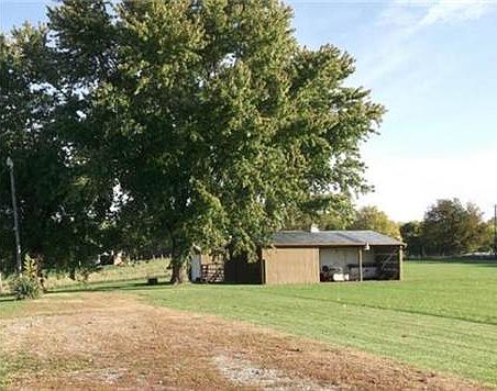 Small Barn and detached garage for horses, cattle or a work shop