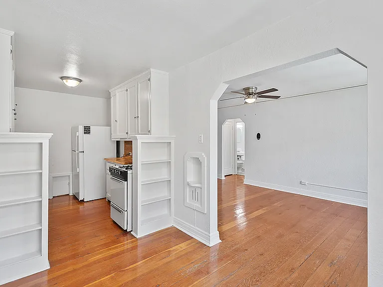 1010 N Sherman St — Photo 4