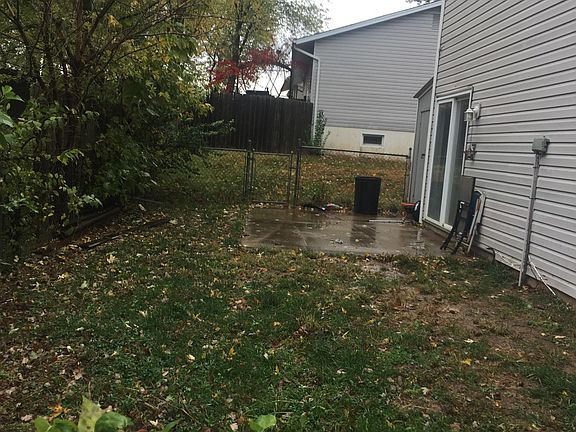 Fenced yard and patio