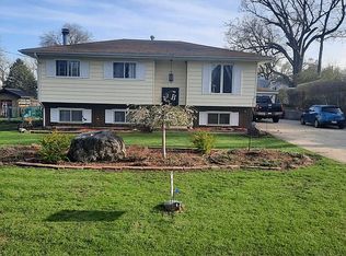 815 Florence St, McHenry, IL 60051
