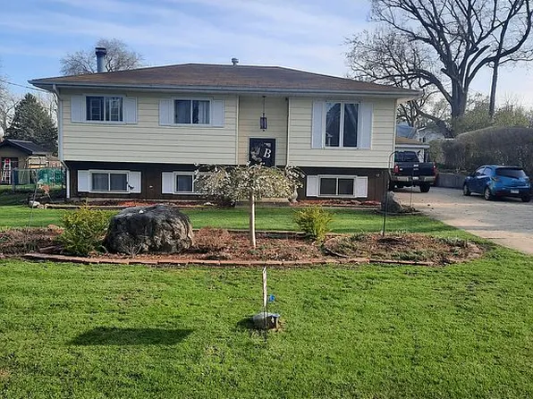 815 Florence St, McHenry, IL 60051