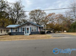 102 N Thaxton St, Albertville, AL 35950