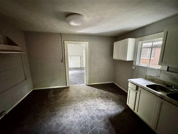 4th image of 1429 25th St