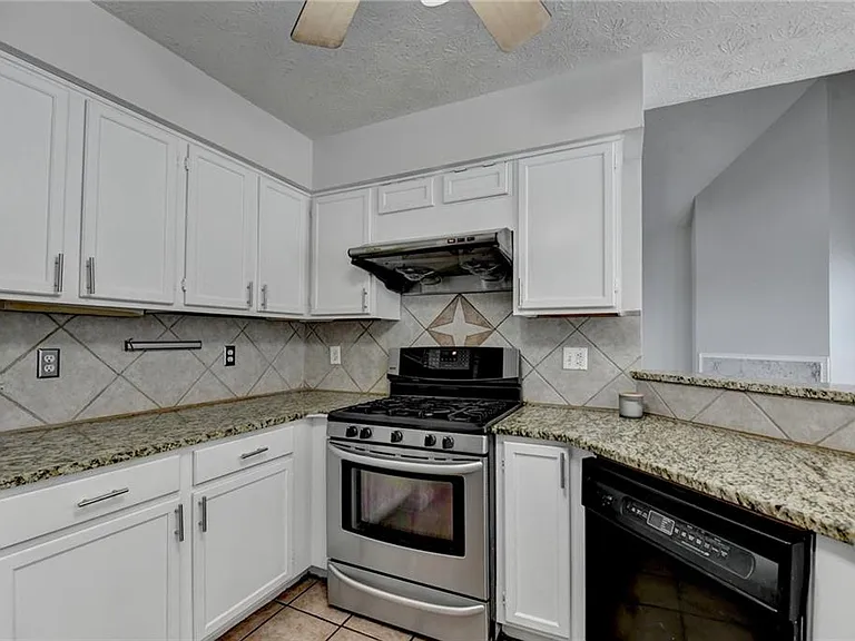 1112 Ashbury Dr — Photo 28