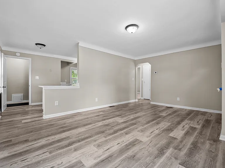 28526 Brentwood St — Photo 8