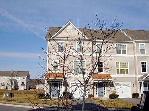 1st image of 33819 Connecticut Ave