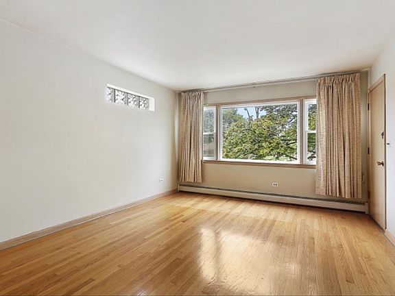 4th image of 8008 W Lawrence Ave