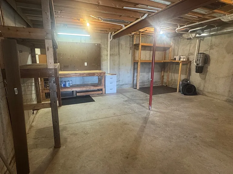 1108 Meadows Pl — Photo 33