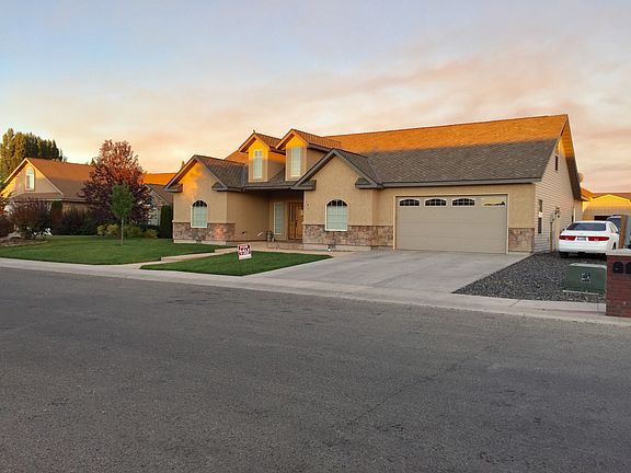2nd image of 641 Garnet Dr