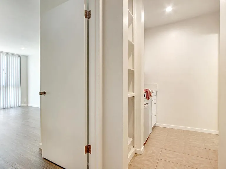 Woodman Apartments — Photo 15