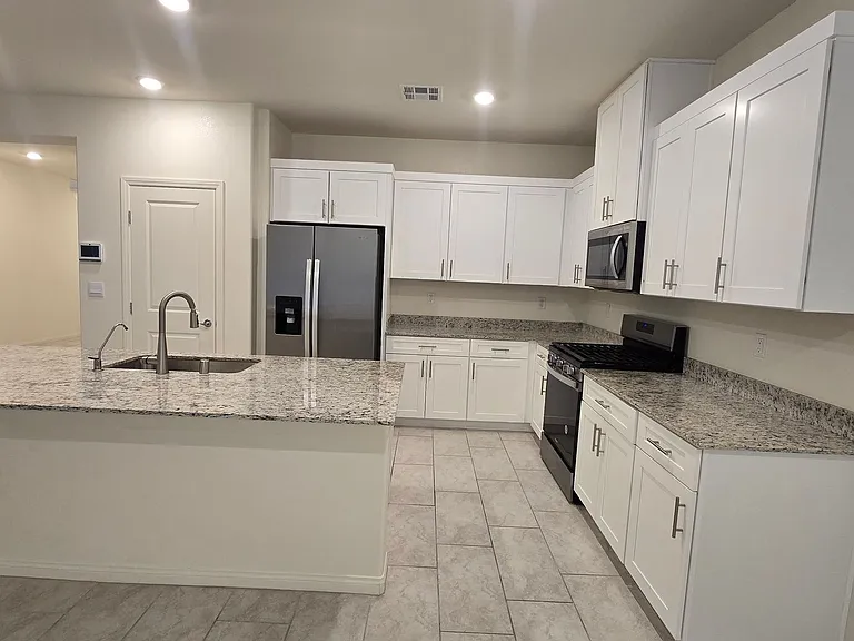 7647 Duran Harbor Ln — Photo 11