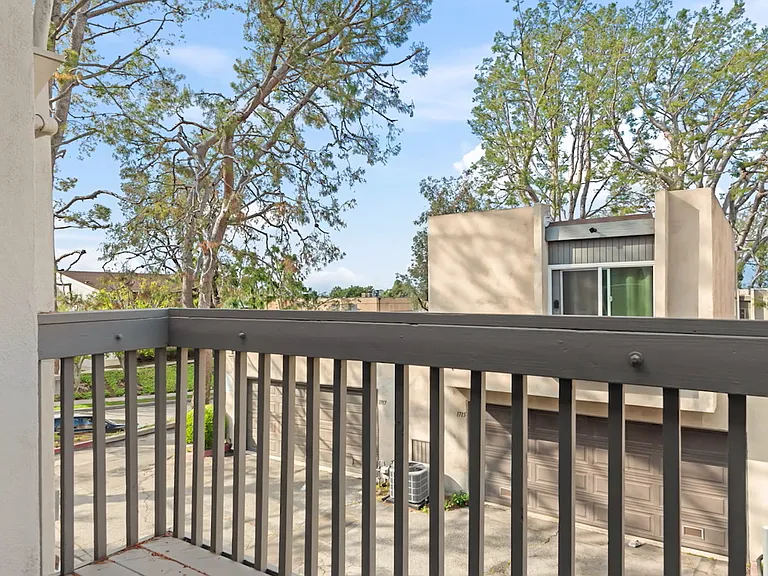 336 Ridge Terrace Ln — Photo 12