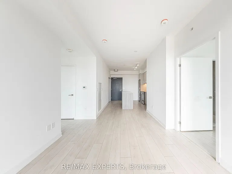 31 Tippett Rd #1410 — Photo 14