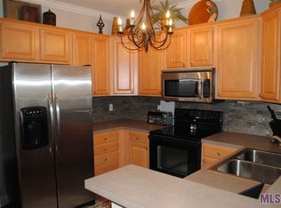 12386 River Highlands Dr UNIT Q, Saint Amant, LA 70774