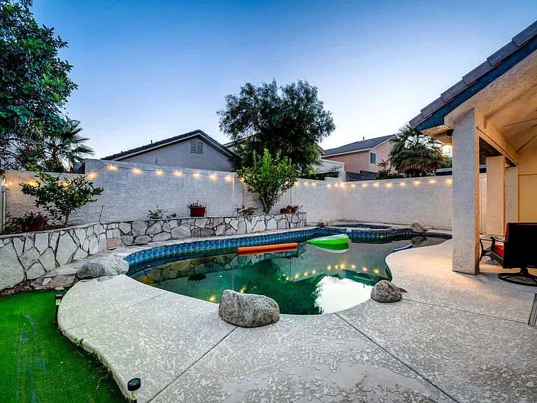 9657 Marble Peak Ct — Photo 49