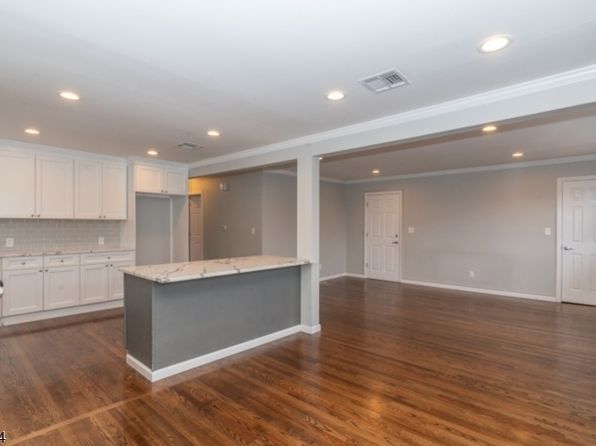 2089 Galloping Hill Rd FLOOR 2