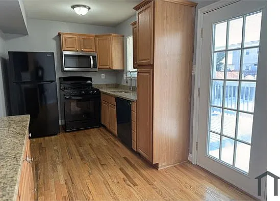 9670 Baron Pl — Photo 16