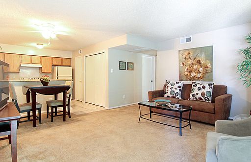 3rd image of 1939 Cranford Dr APT 103