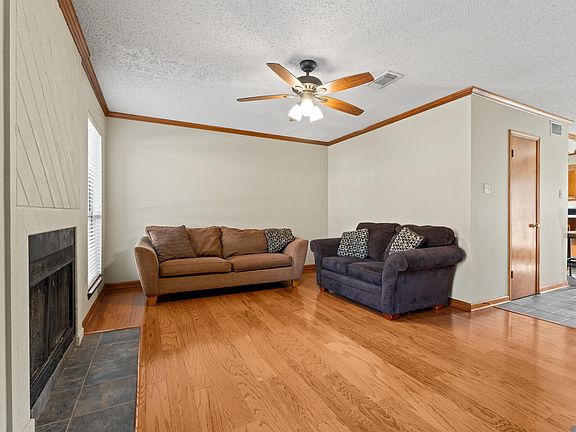 3rd image of 958 Ridgepoint Ct #1