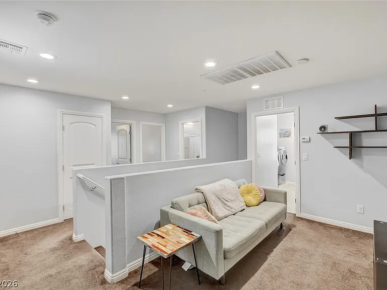 48 Jasmine Point St — Photo 35