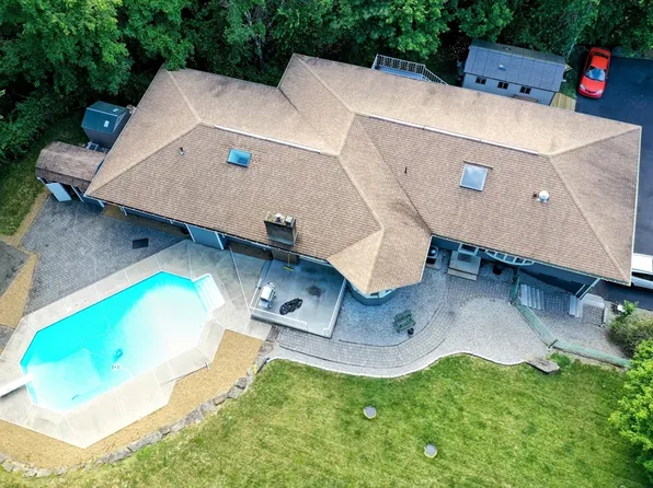 165 Sandersdale Rd, Charlton, MA 01507