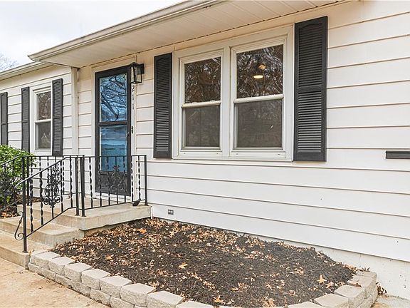 3rd image of 1211 N Indian Ln