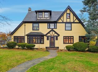 27 Lexington Ave, Holyoke, MA 01040