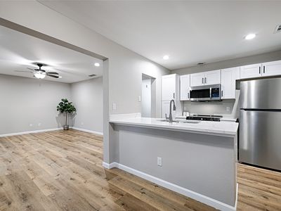 5820 Sandhurst Ln #B, Dallas, TX, 75206