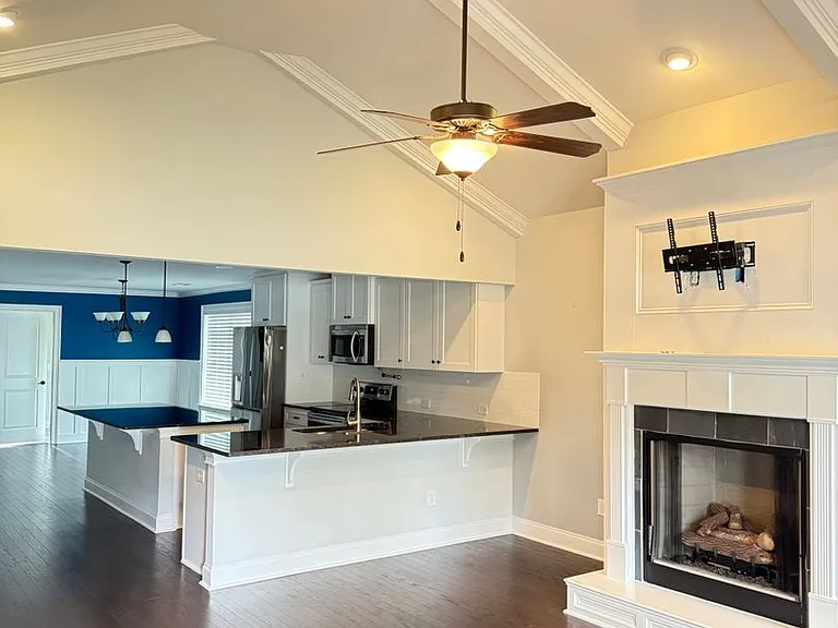 1046 Oden Ct — Photo 3