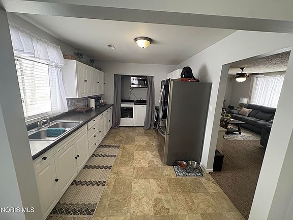 3rd image of 1502 Westgate Dr