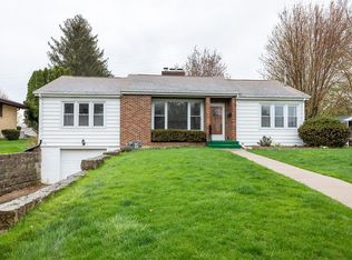 925 Laurel St, Dubuque, IA 52003