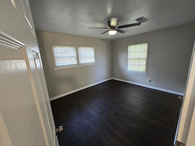 6054 Lisa Ln — Photo 8