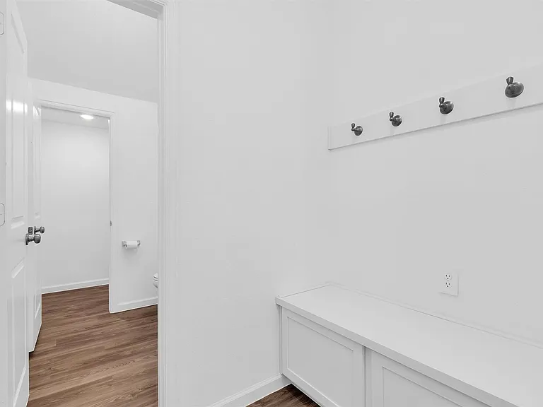 677 Royal Arch Dr — Photo 5