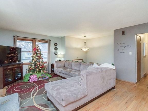 2nd image of 5585 NW 61st Pl