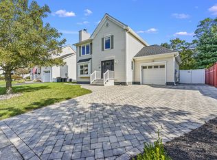15 Angelica Ct, Matawan, NJ 07747