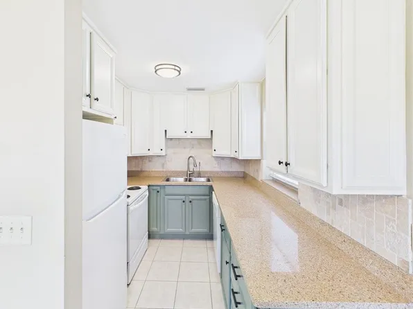 89 Crooked Tree Ln APT 105, Vero Beach, FL 32962