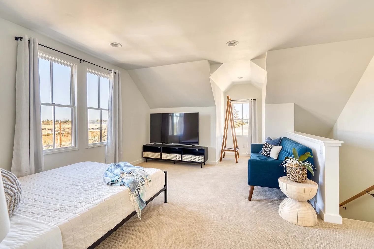 3 bed, 1.0 bath, 2131 sqft, $5,316 — Photo 3