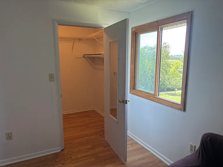 1221 Ravens Crest Dr — Photo 12