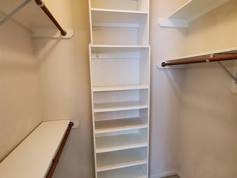 2715 Falling Forest Ct — Photo 30