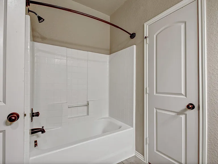577 Creekside Cir — Photo 21