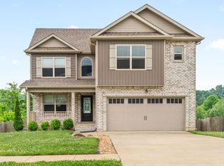 820 Crestone Ln, Clarksville, TN 37042