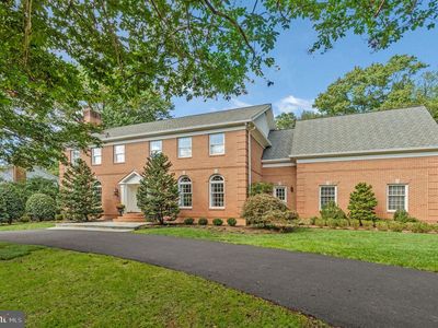 8306 Summerwood Dr, Mc Lean, VA, 22102