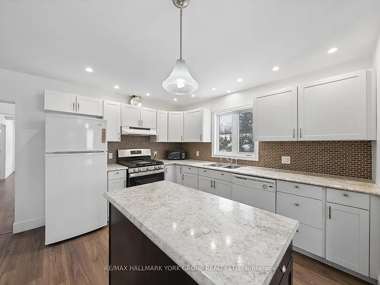 27008 Kennedy Rd #UPPER — Photo 7