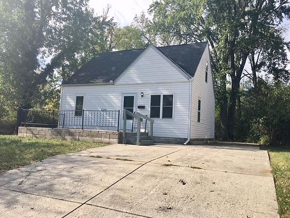 3rd image of 2171 Middlehurst Dr