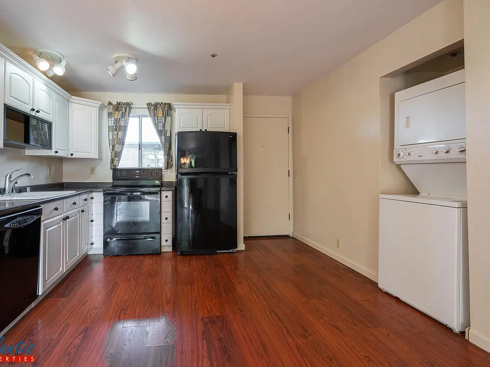 308 River St #B11