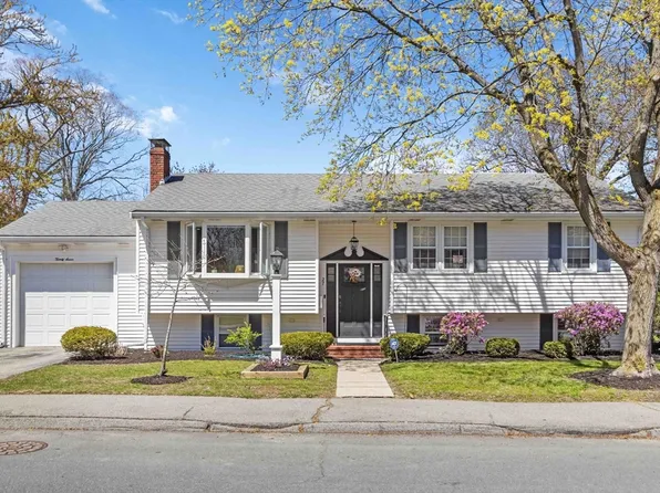27 Sun Valley Dr, Braintree, MA 02184