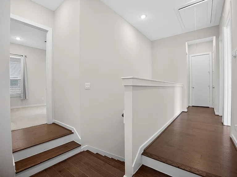 619 Thornton Oaks Ln — Photo 23